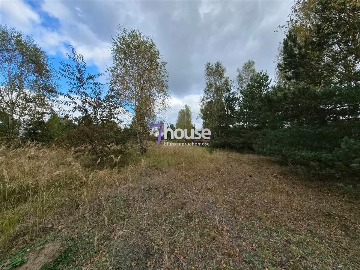 Piękna duża działka budowlana z drzewami 1069 m² - Widok 2