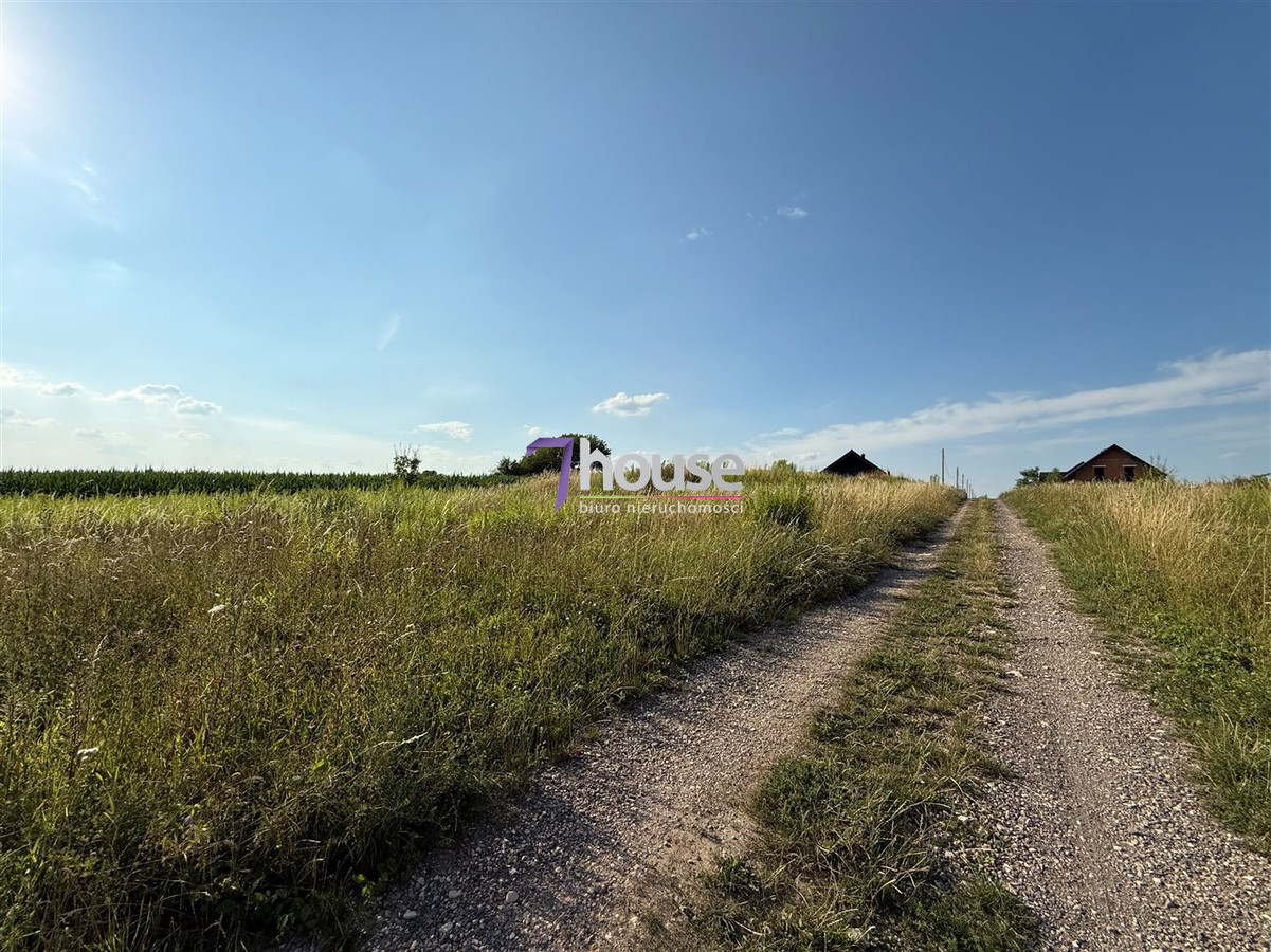 Malownicza okolica, same nowe domy - Widok 3