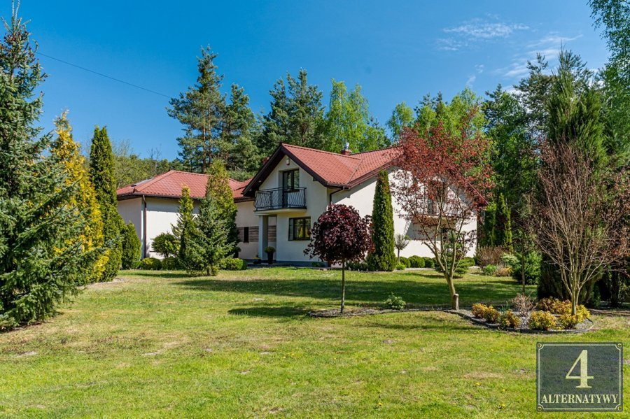 House, 274 m², land 2600 m²