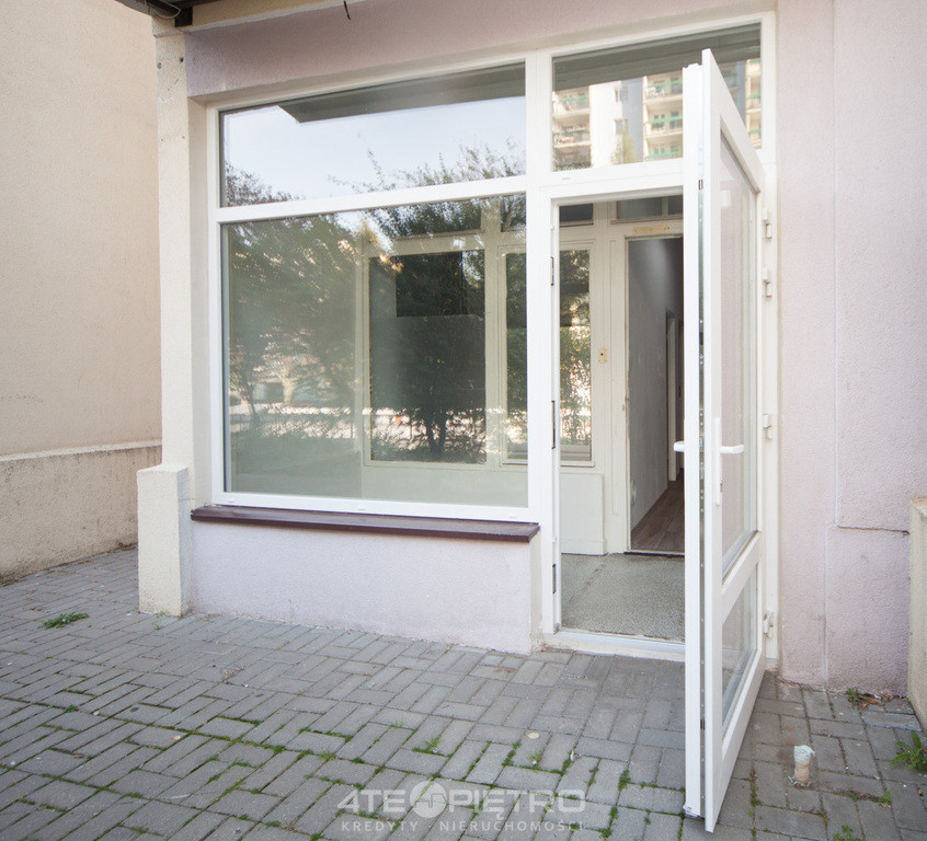 Lokal na Felinie - 57 m² na parterze z przeszkloną witryną
