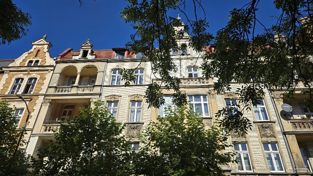 WYJĄTKOWA NIERUCHOMOŚĆ W ZABYTKOWEJ KAMIENICY – 148,67 m²