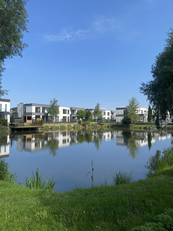 Dom Marzeń Pod Warszawą | Lake Village - Widok 4