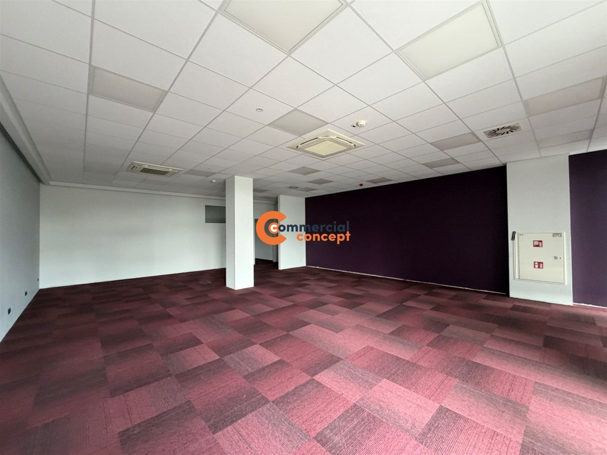 Lokal handlowo - usługowy, show room, sklep, bank - Więcej