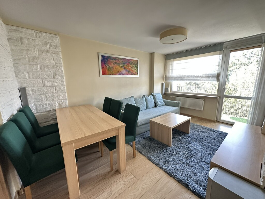 3 pokoje 59 m², blok z windą i garażem, 5. piętro