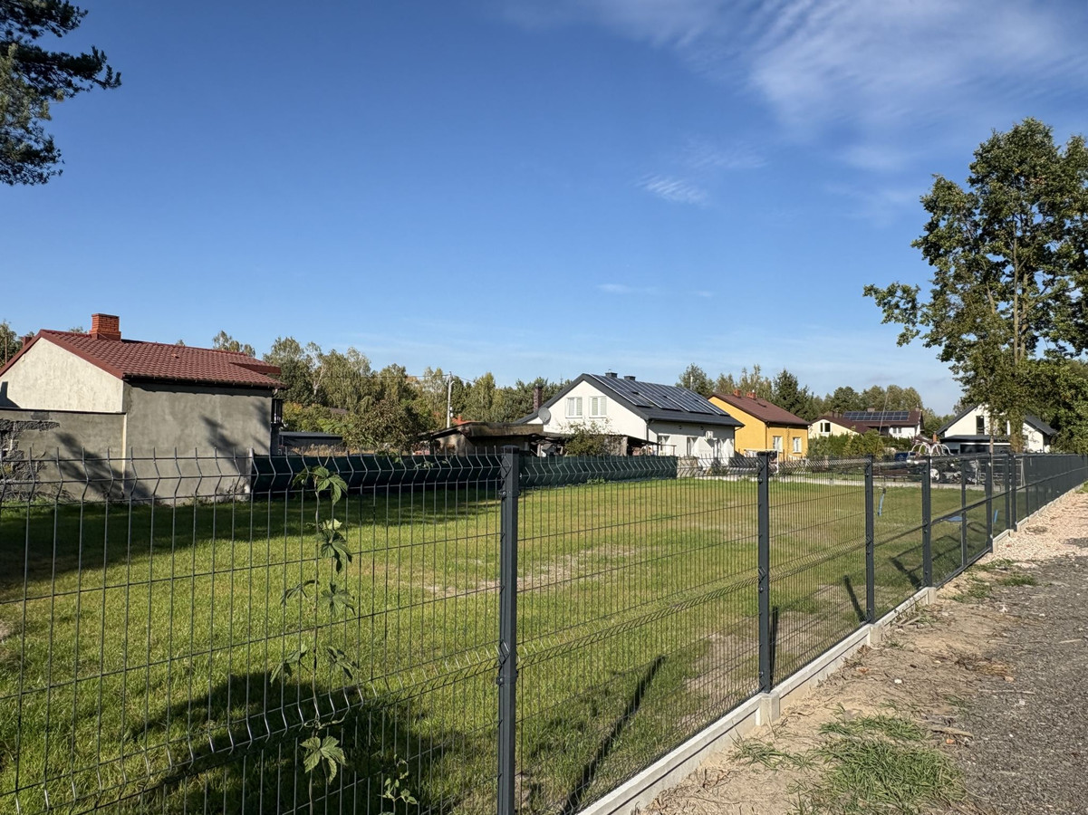 Działka budowlana z przyłączem wody 770 m² | ogrodzona | Sade Budy - Widok 4