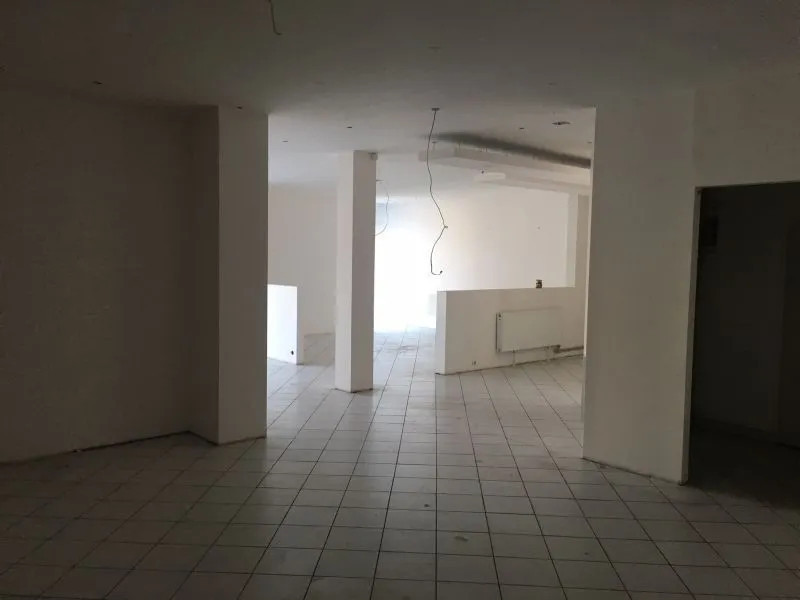Lokal Usługowo-Handlowy 158 m² z Witryną obok Politechniki Łódzkiej - Więcej