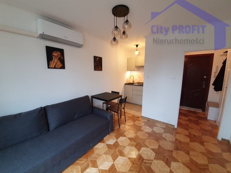Apartment in Warszawa, Żelazna Brama, Śródmieście - Więcej