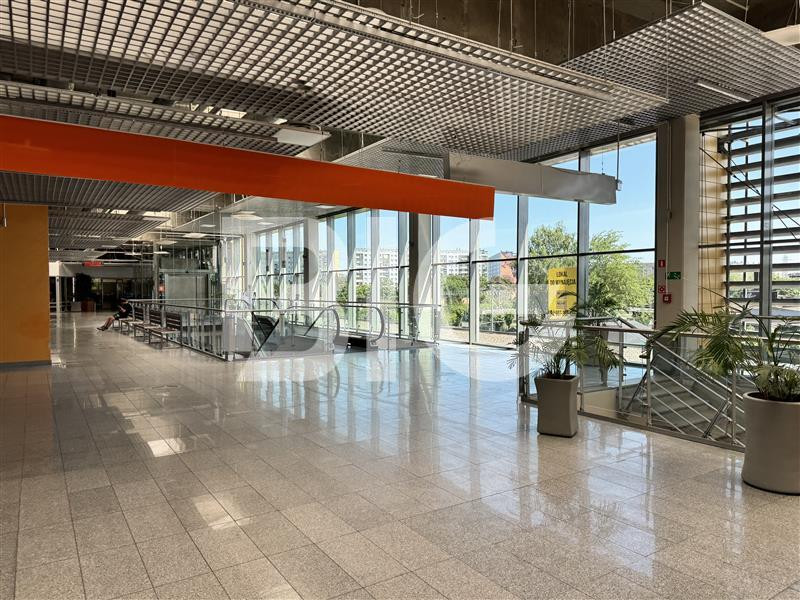 Nowoczesne powierzchni biurowe, handlowe, usługowe - Widok 4