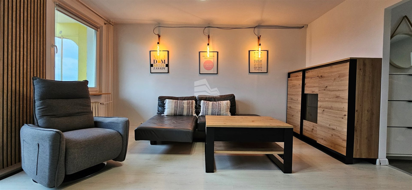PODZAMCZE,ZADBANE,ROZKŁADOWE,2-POKOJE,48m2,BALKON