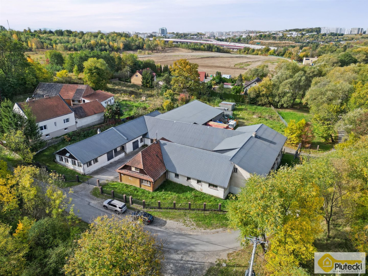Hala produkcyjna + biura | Kraków | 1651 m²