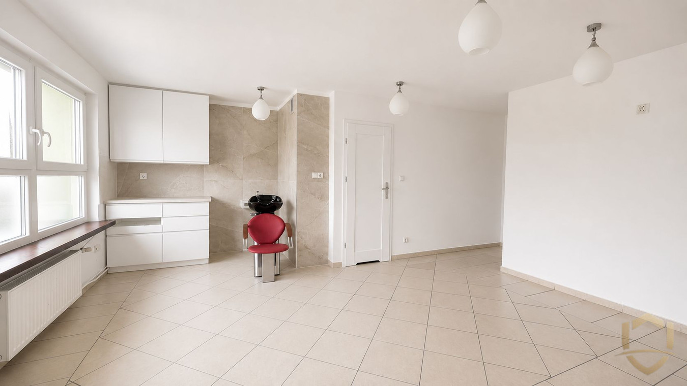 Lokal usługowy 33 m² | Gotowy pod branżę beauty | Kozanów | Duża witryna - Widok 2