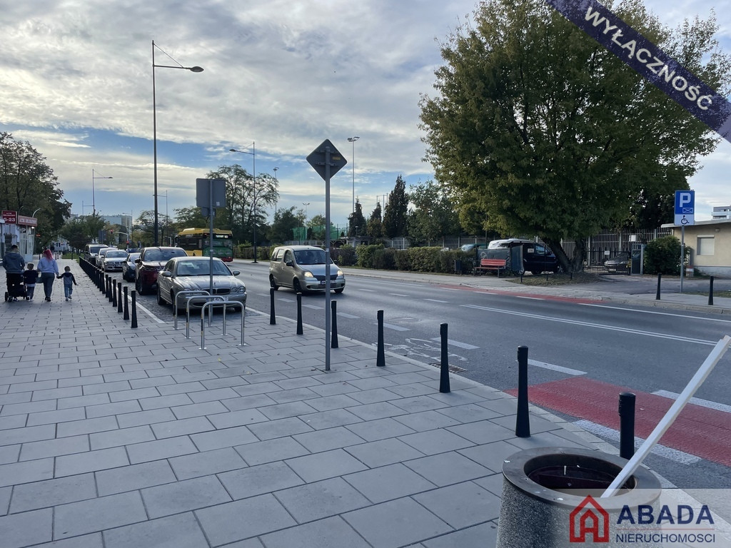 Wysoki lokal duże witryny nowa klima parkingi - Widok 2