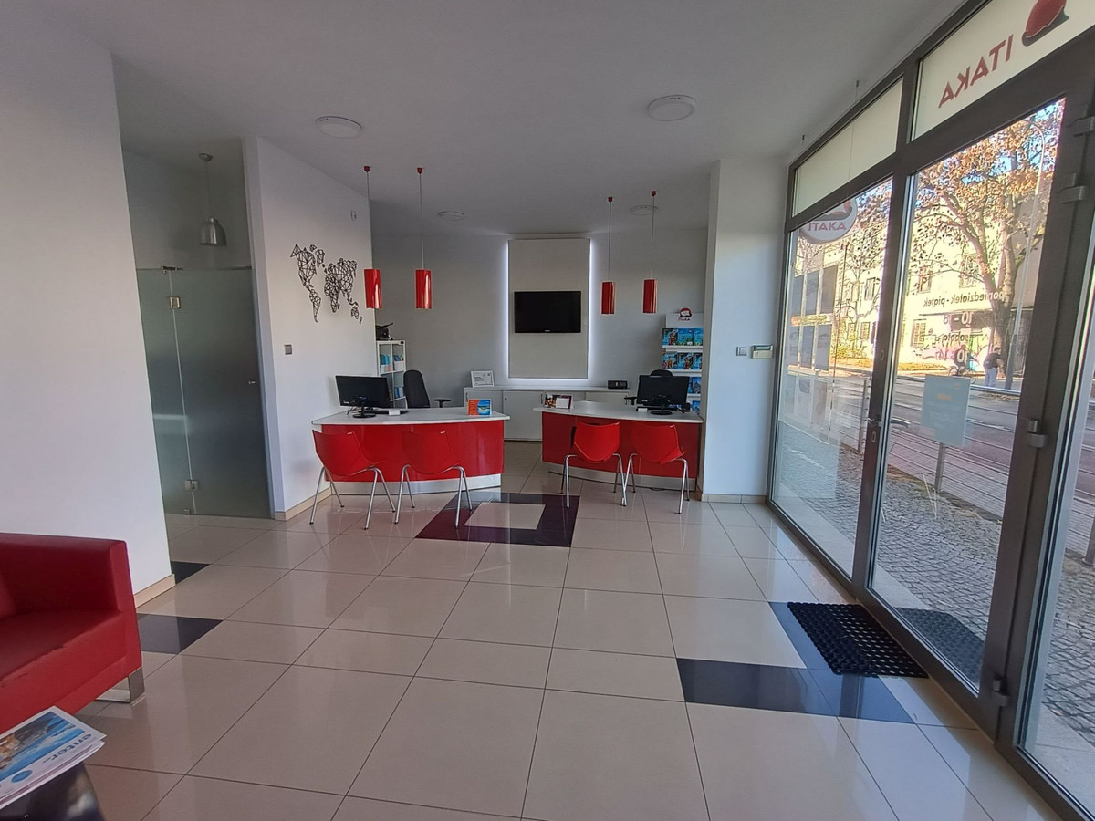 Lokal na parterze idealny na biuro