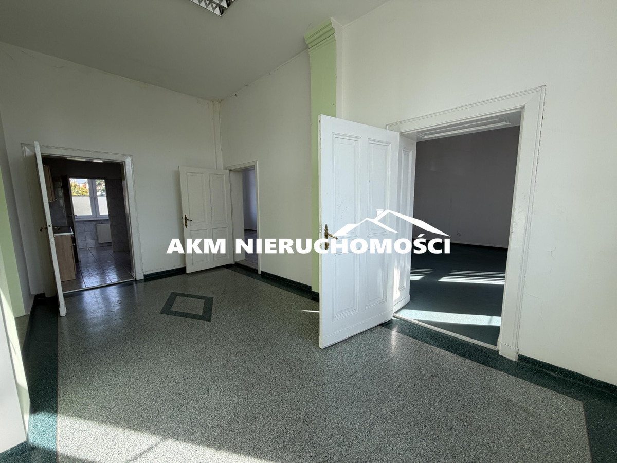 Lokal inwestycyjny na pierwszym piętrze - Więcej