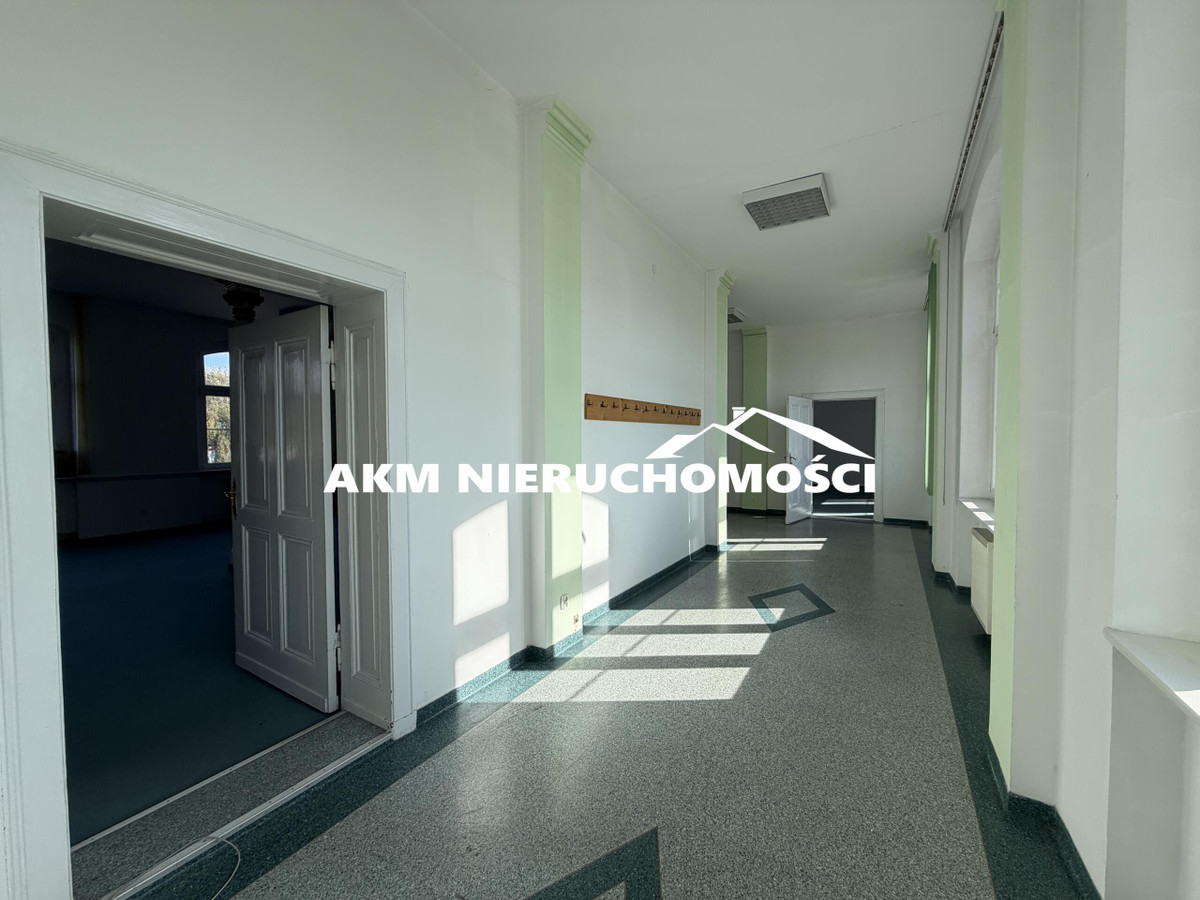 Lokal inwestycyjny na pierwszym piętrze - Widok 3
