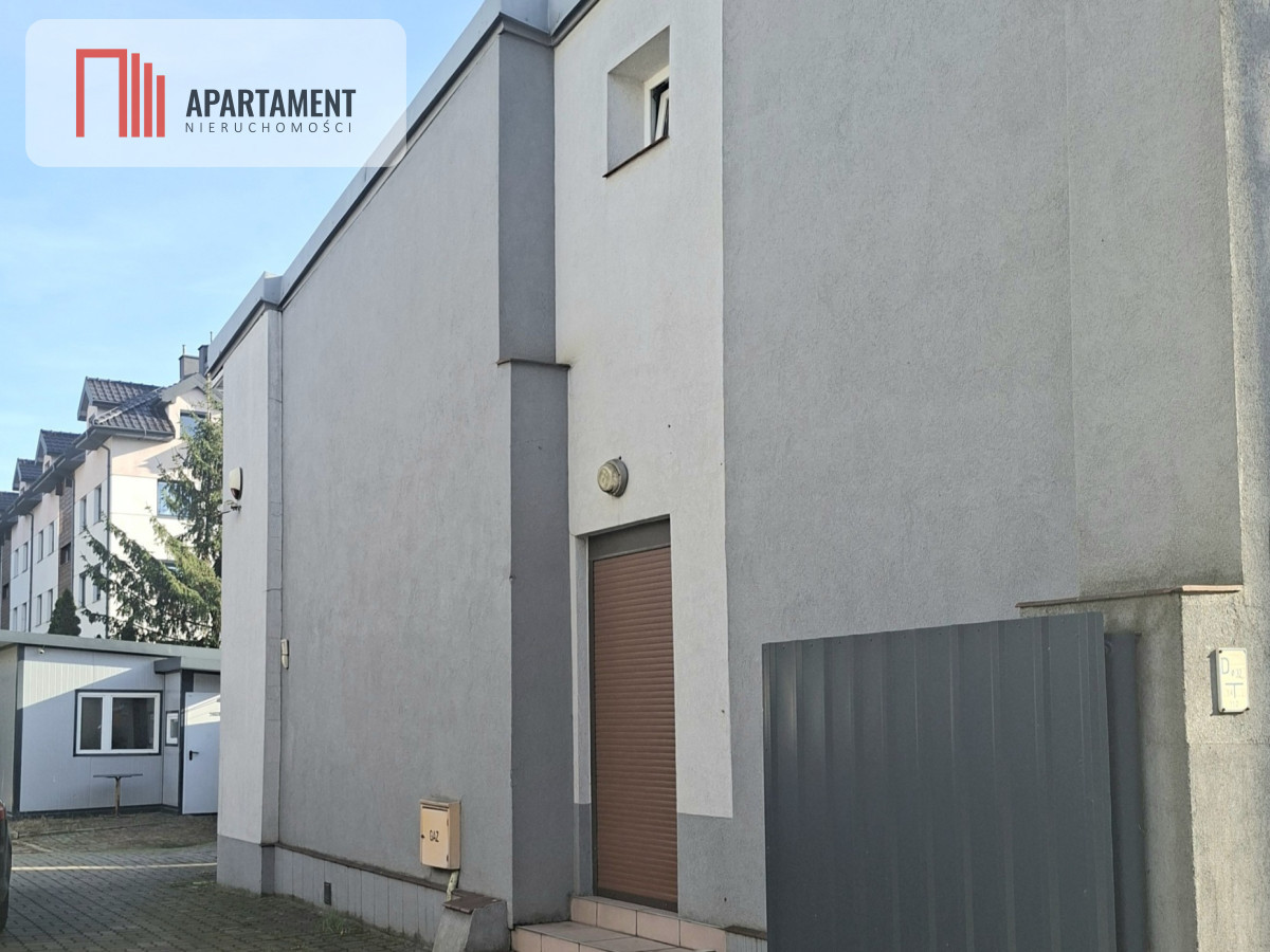 Dom wolnostojący w doskonałej lokalizacj - Widok 2