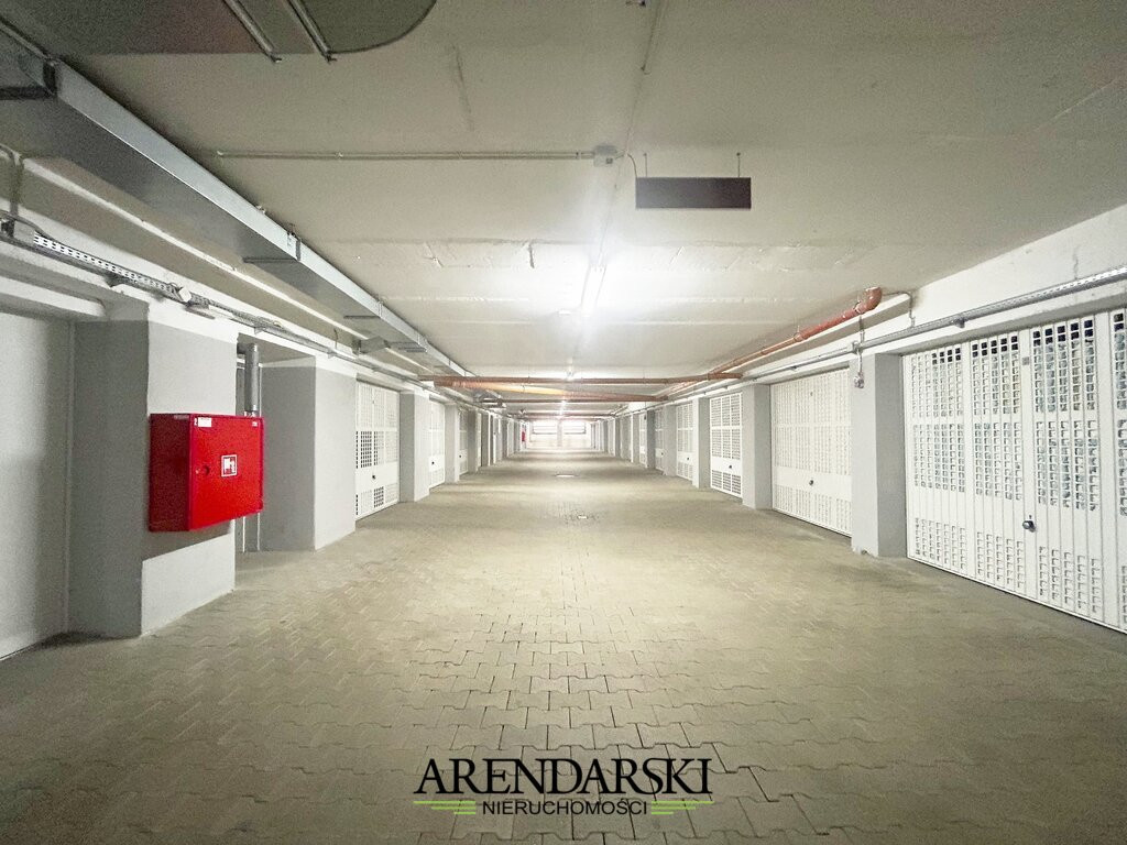 GARAŻ W TOPOWEJ LOKALIZACJI - Widok 3