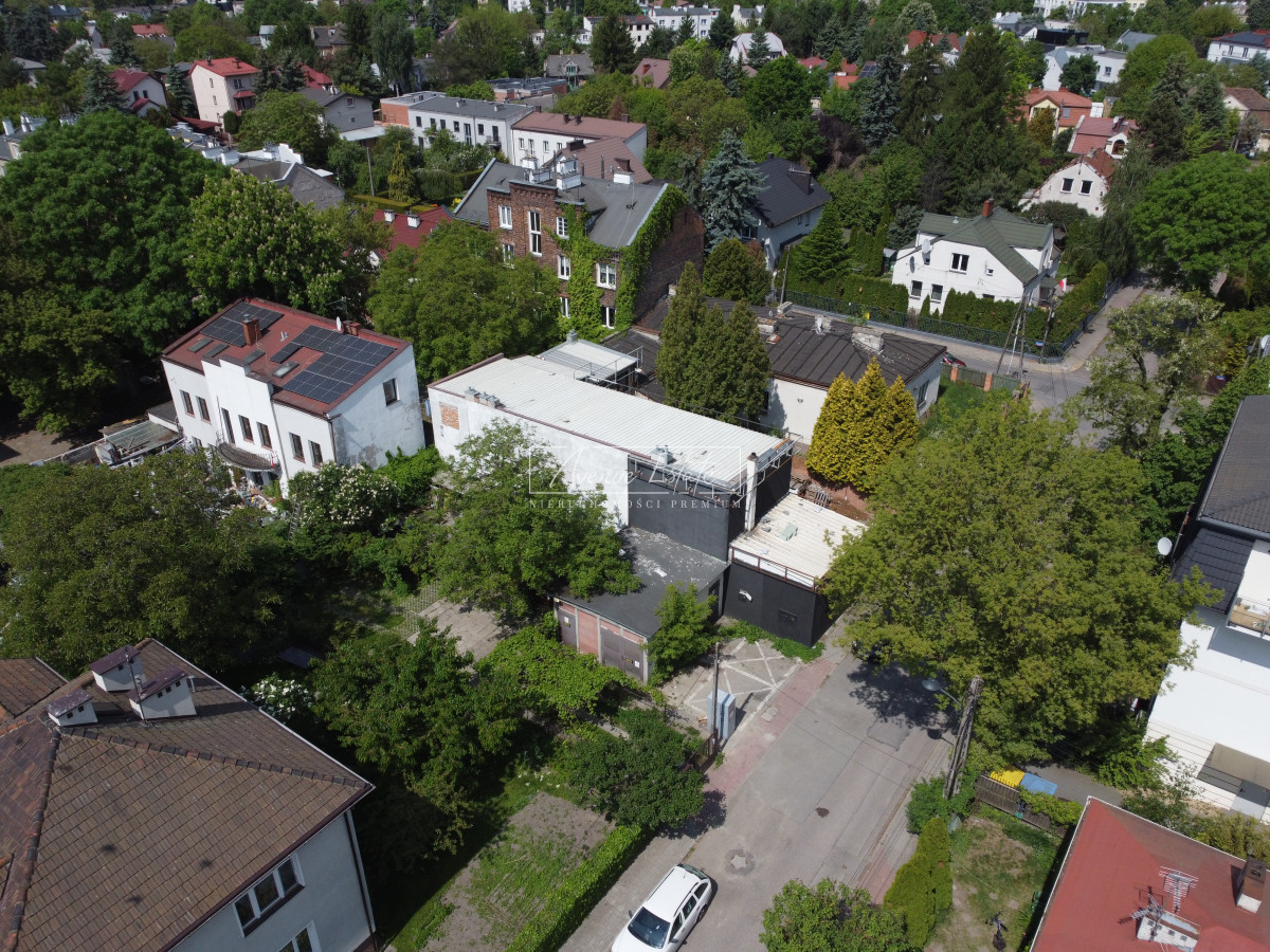 Przestronny samodzielny budynek 340 m² + parking - Widok 3