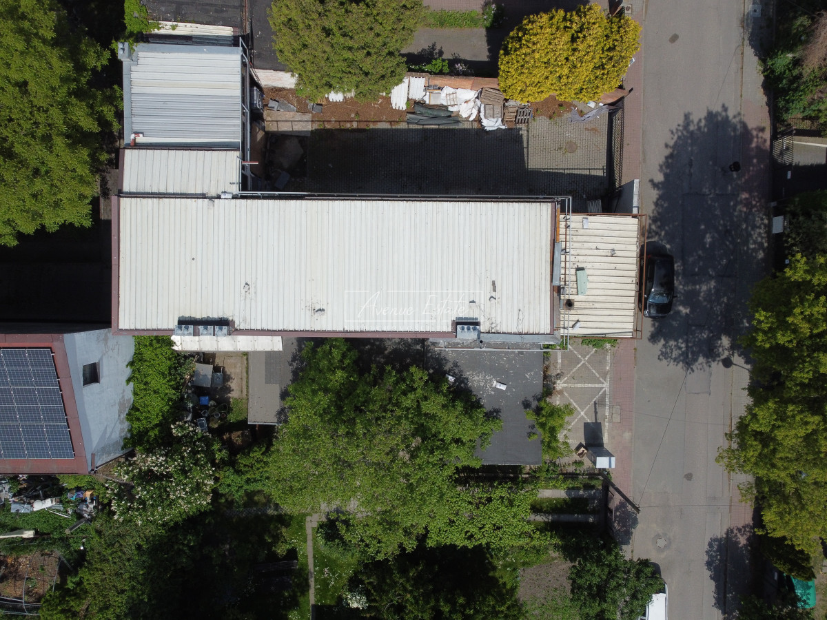 Przestronny samodzielny budynek 340 m² + parking - Widok 2