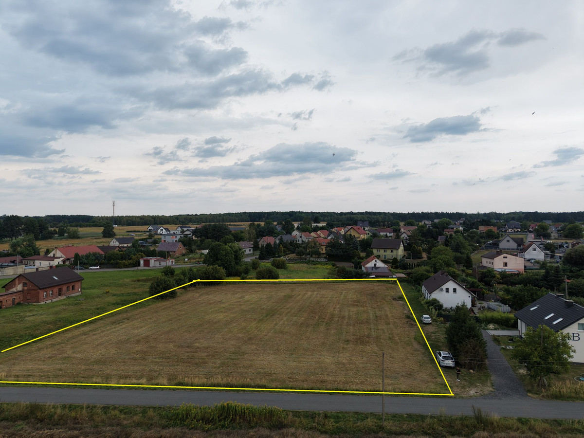 Działka dobrze skomunikowane, fajna okolica
