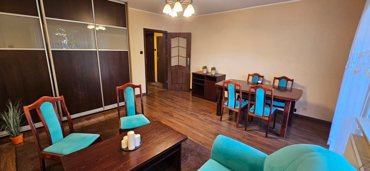 Poznań, Piątkowo, os. Batorego, 2 pokoje + oddzielna kuchnia, 50 m2, niski blok