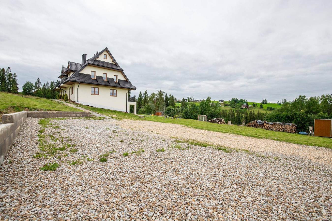 Budynek z dwoma lokalami mieszkalnymi. Leśnica - Widok 3