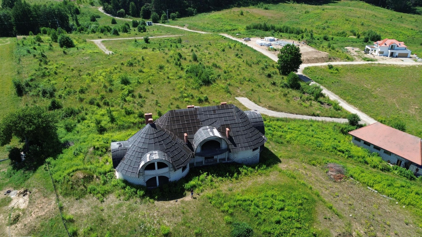 Комерційне приміщення, 867 m²