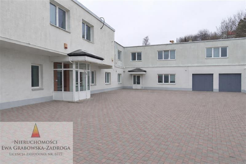 Lokal, 1377 m²