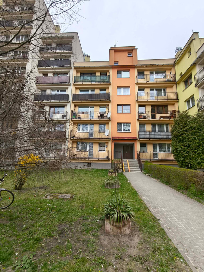 duży balkon, dwa pokoje, możliwości połączenia kuchni z salonem, Stroszek, Bytom