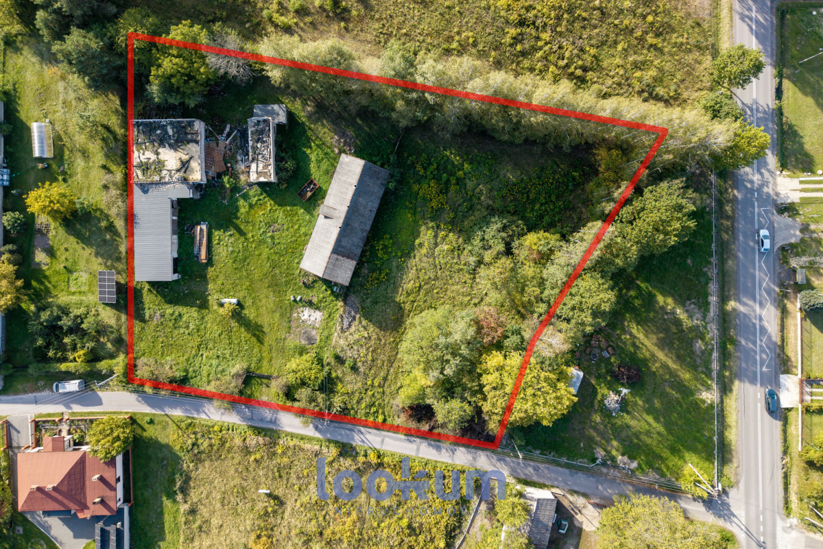 Duża działka z budynkami | 5099 m² | Media - Widok 2