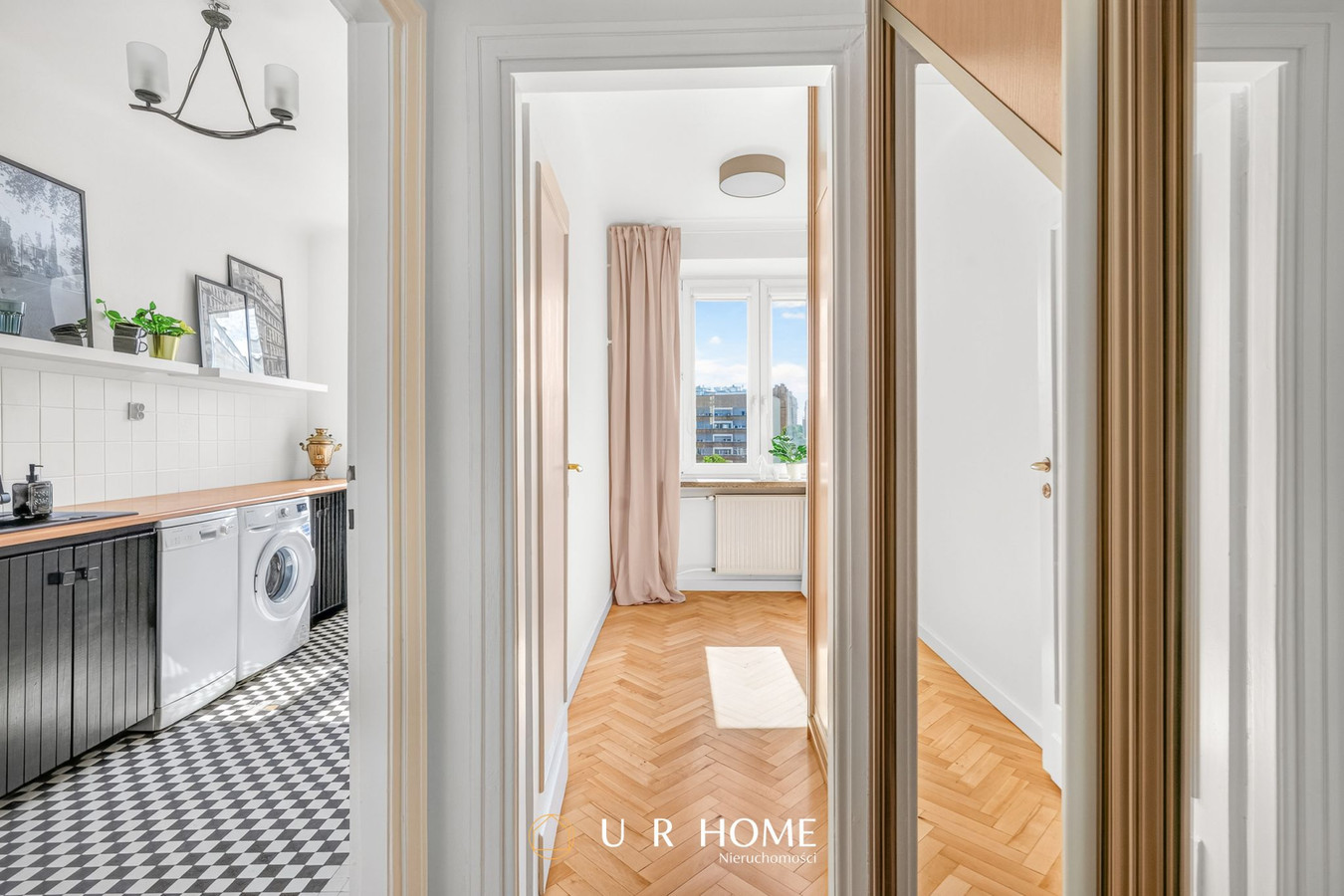 Apartment in Warszawa, Koszyki, Śródmieście - Więcej