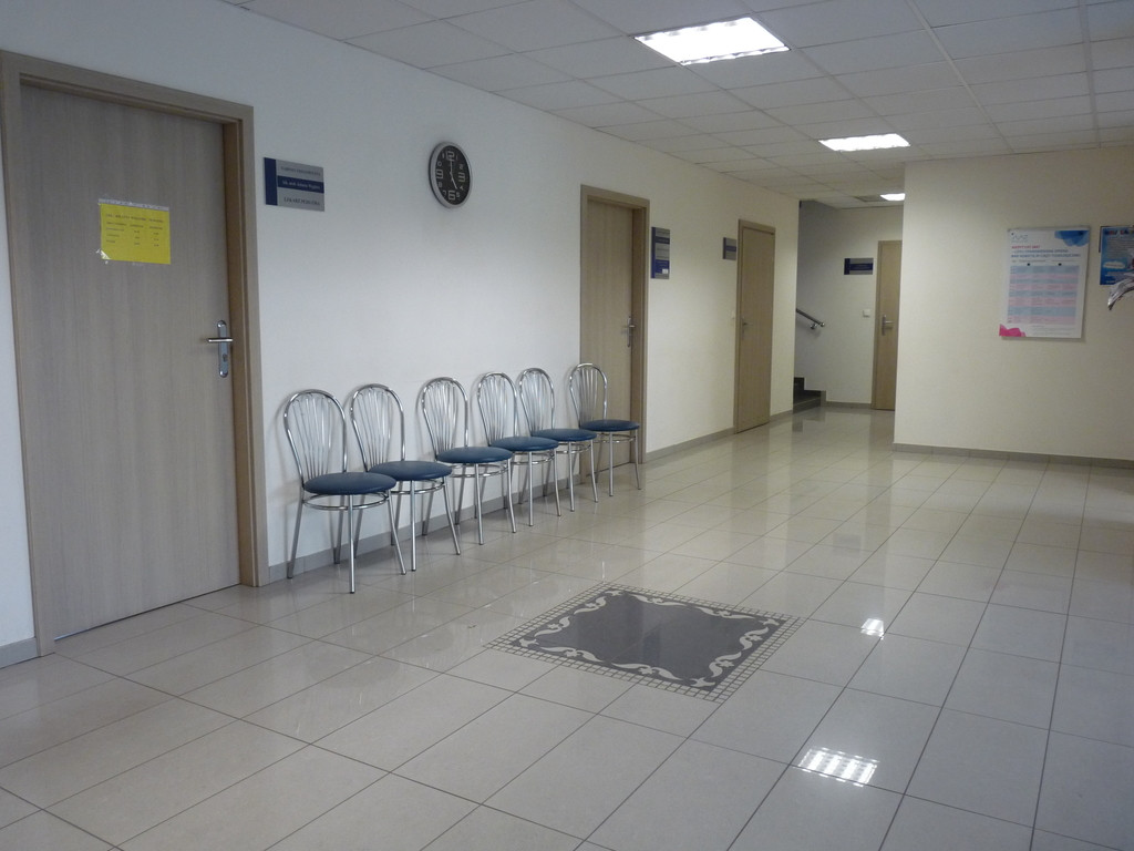 Gabinet lekarski w budynku przychodni POZ Turza Śląska - Widok 3