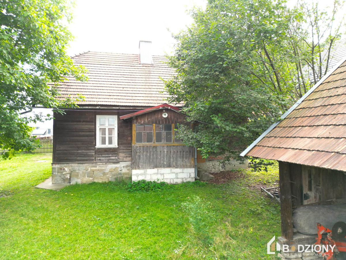Hiša, 288 m², zemljišče 26500 m²