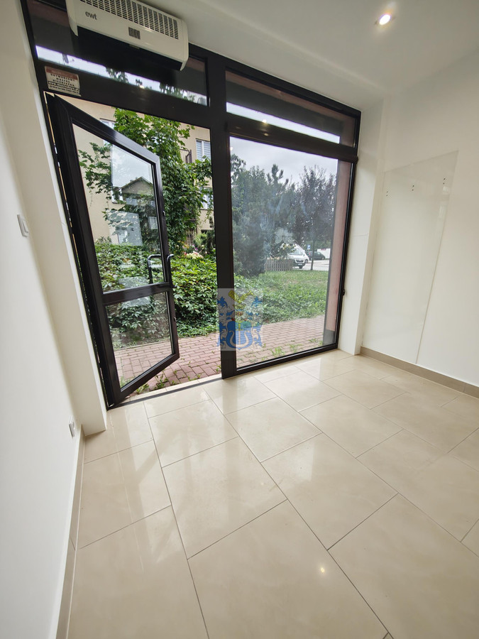Bartla, Kliny Zacisze lokal 18m2 parter witryna