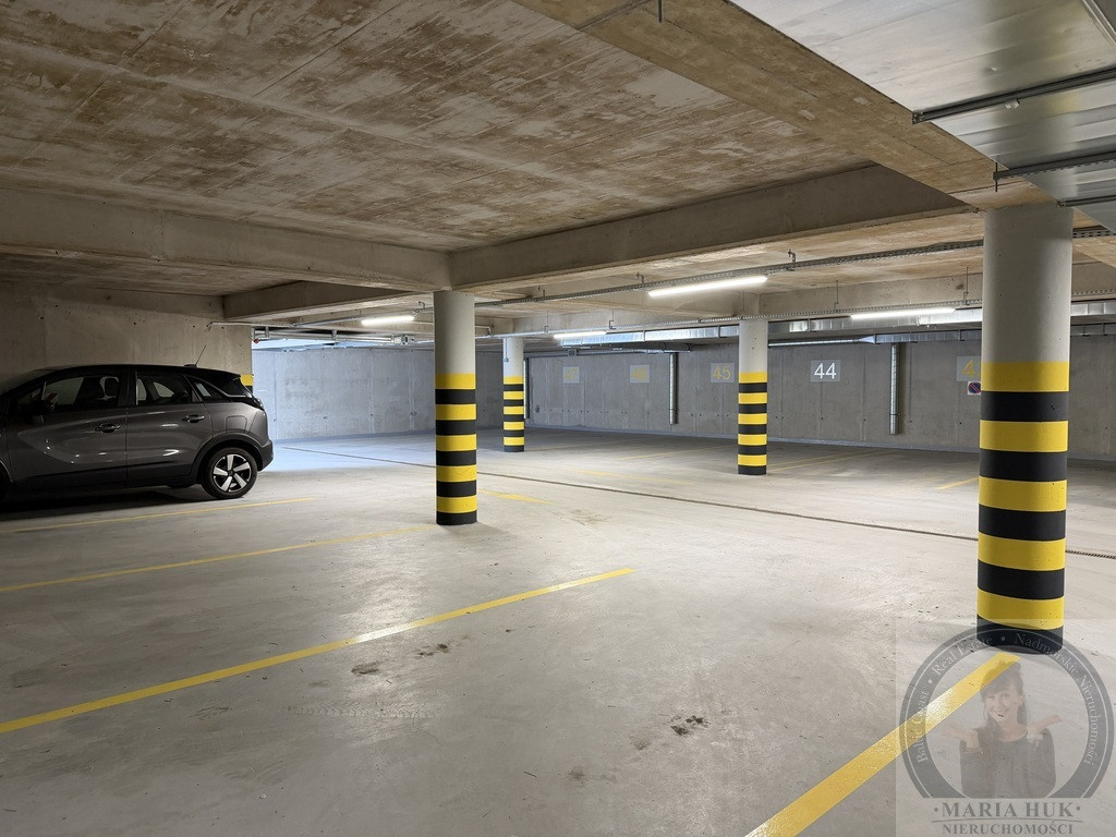 centrum, miejsce parkingowe podziemne, pełna KW - Więcej