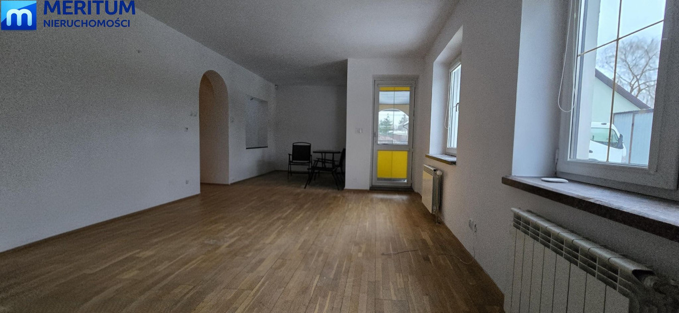 Namas, 121 m², sklypas 550 m²