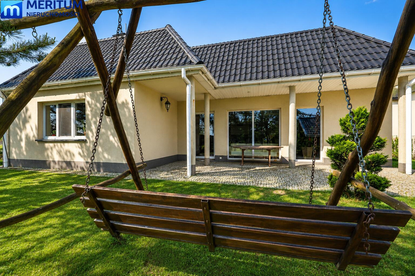 Shtëpi, 234 m², tokë 1600 m²