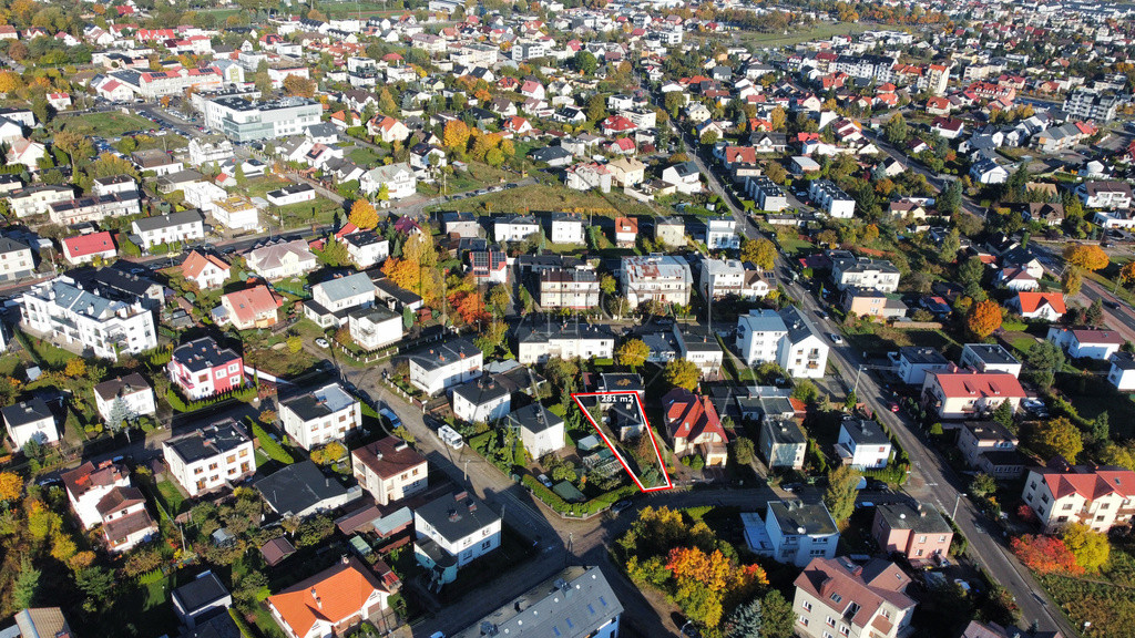 Mała działka z budynkiem do remontu, centrum Janowa - View 4
