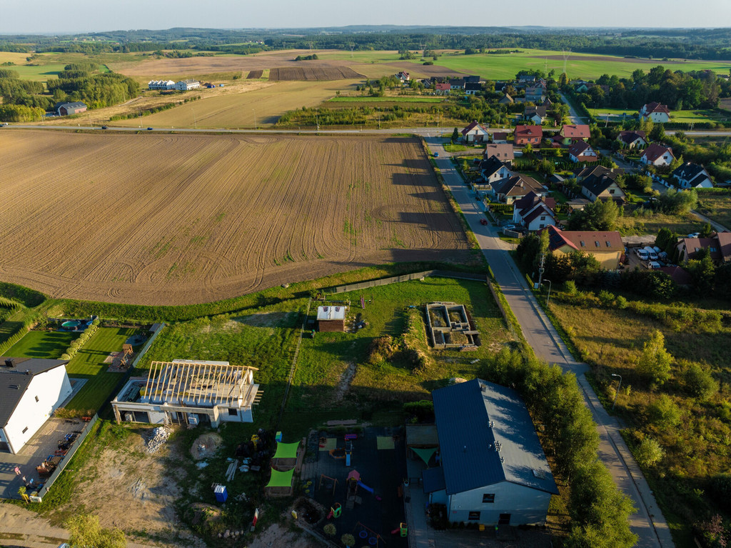 Działka z rozpoczętą budową domu - Widok 4