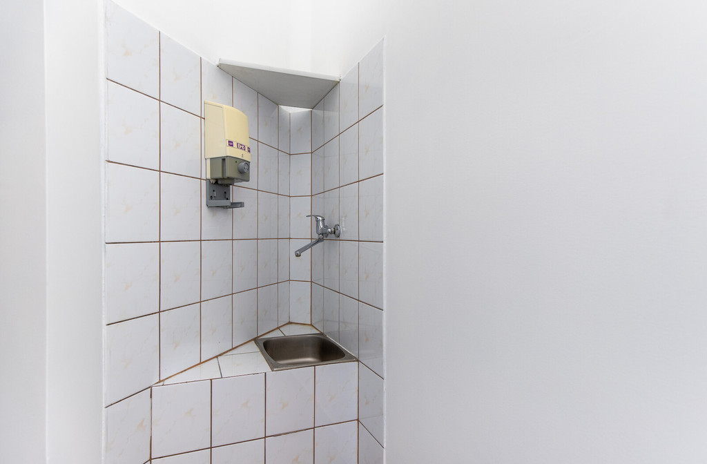Lokal z witryną| Sprzedaż| 45 m 2 – Rumia - Więcej