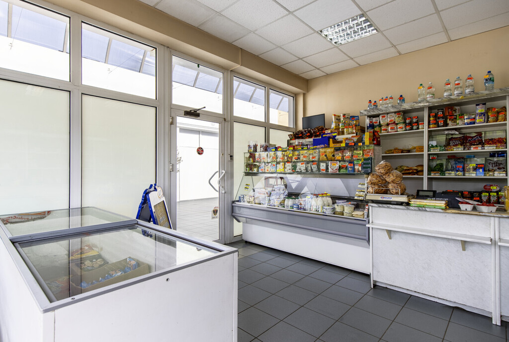 Lokal użytkowy z dużą witryną | Gdańsk Chełm - Więcej