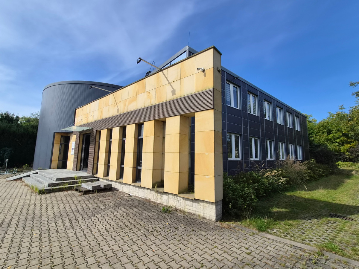 Kraków ul. Kocmyrzowska – budynek biurowo-usługowy 465m² z parkingiem