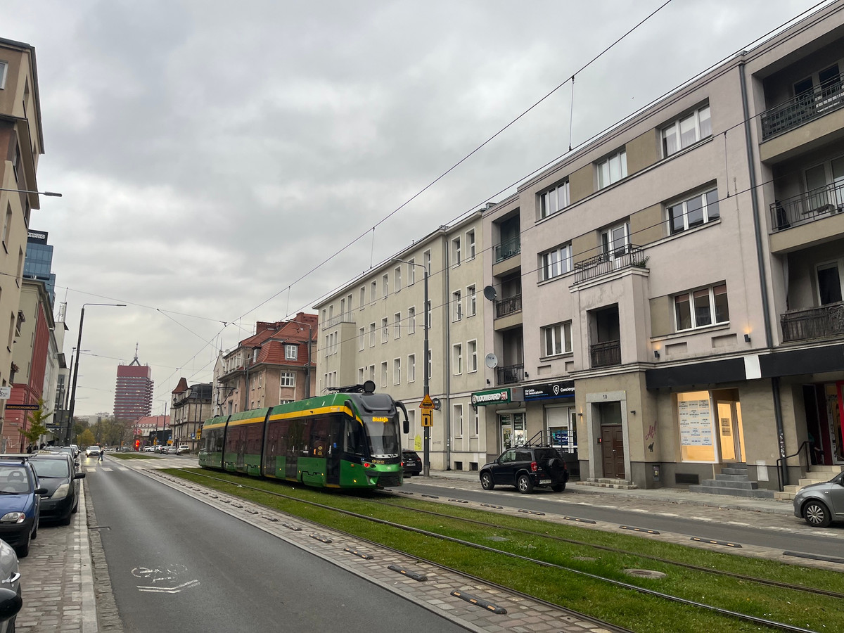 Lokal z witryną, handlowy/usługowy, też nieinwazyjna gastronomia
