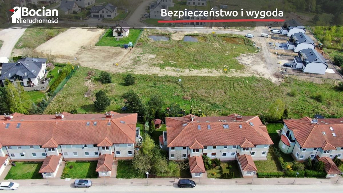 Плац, 828 m²