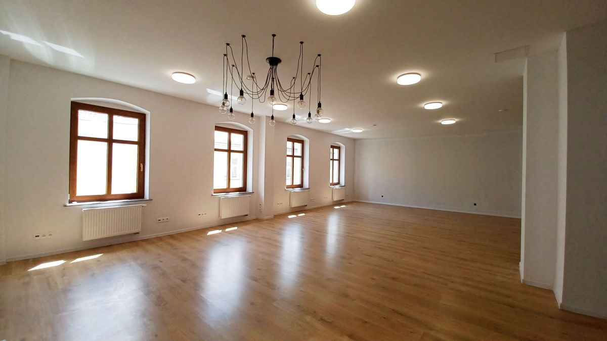 Lokal użytkowy, 199 m²