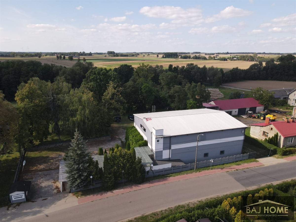 Budynek rozrywkowo-usługowy ,,Ambra Club\"