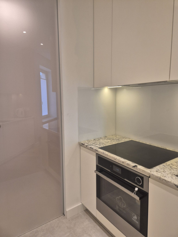 Apartment in Warszawa, Krucza, Śródmieście - Więcej