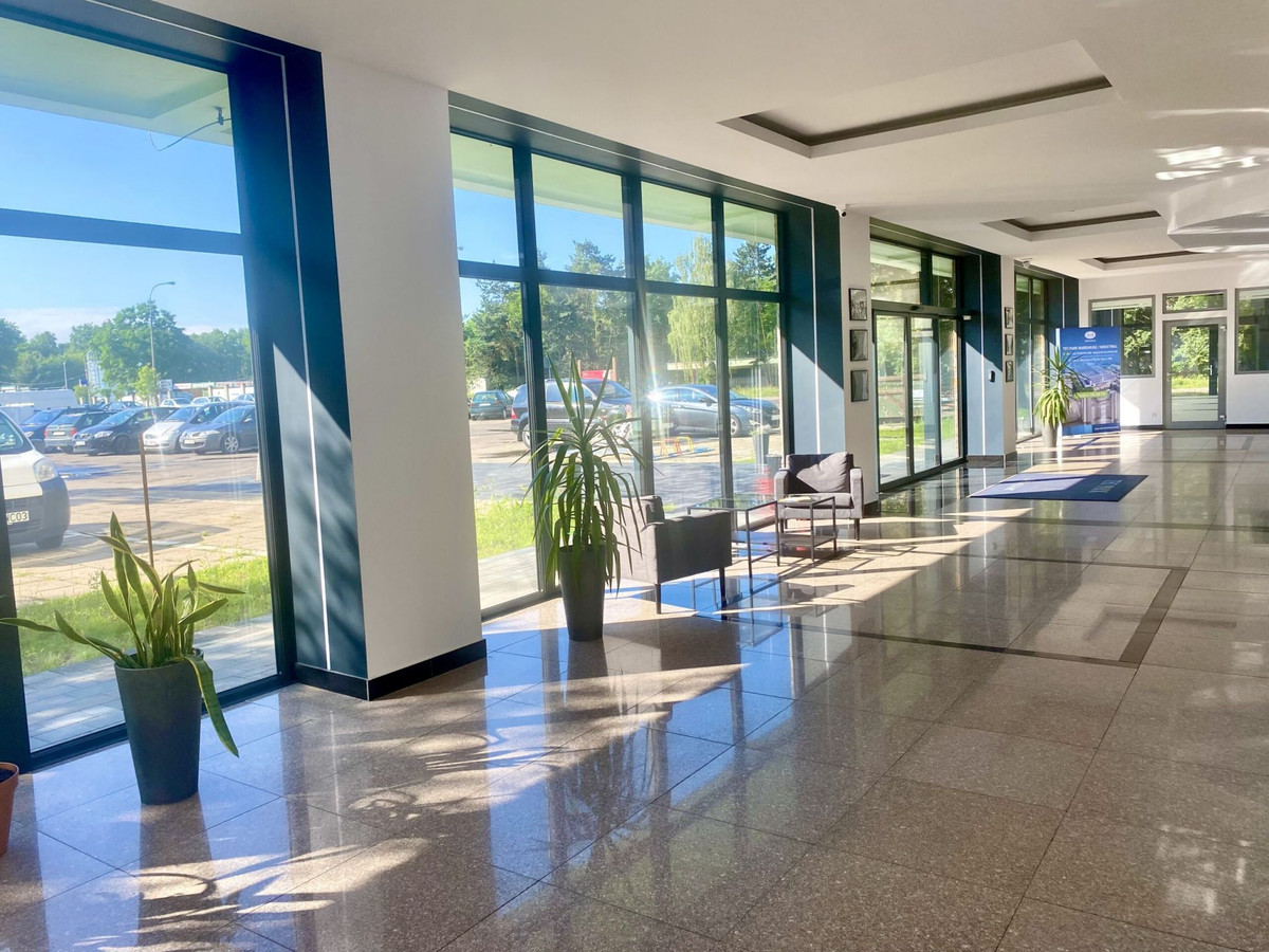 Biuro 77 m² z panoramicznym widokiem w Łodzi - Więcej