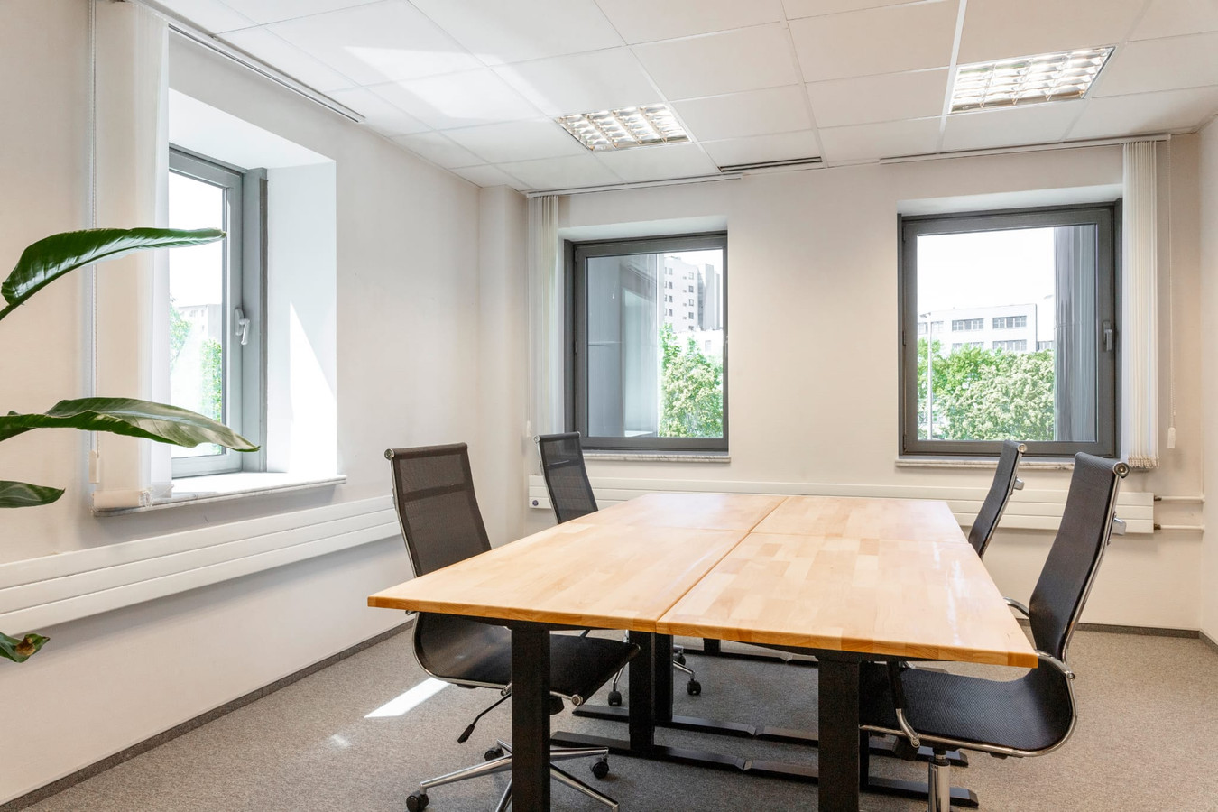Biuro z prywatną recepcją w biznesowym centrum Mokotowa - Widok 5