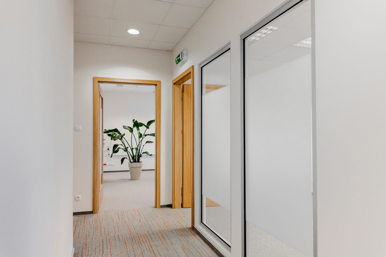 Biuro z prywatną recepcją w biznesowym centrum Mokotowa - Widok 4